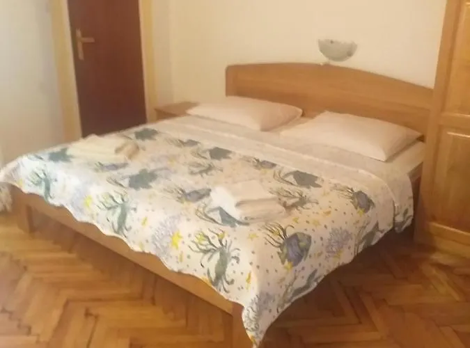 Silvia Rab Town